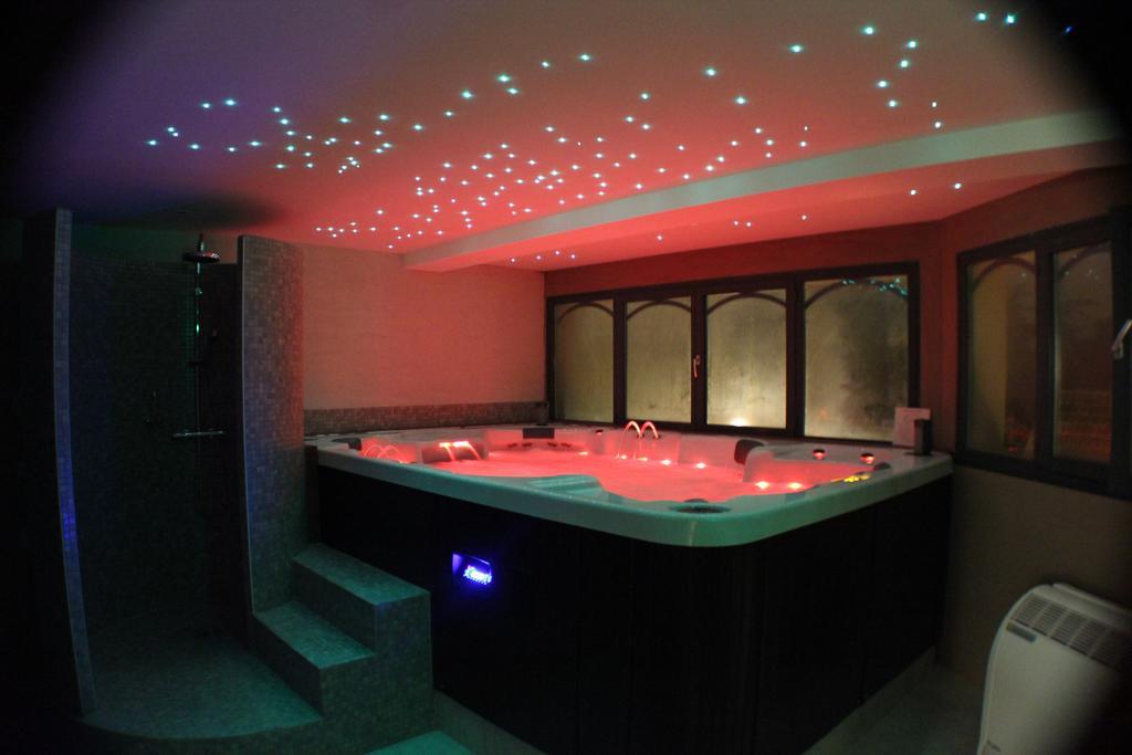 Charme & Business Hotel Lyon Limonest Kültér fotó