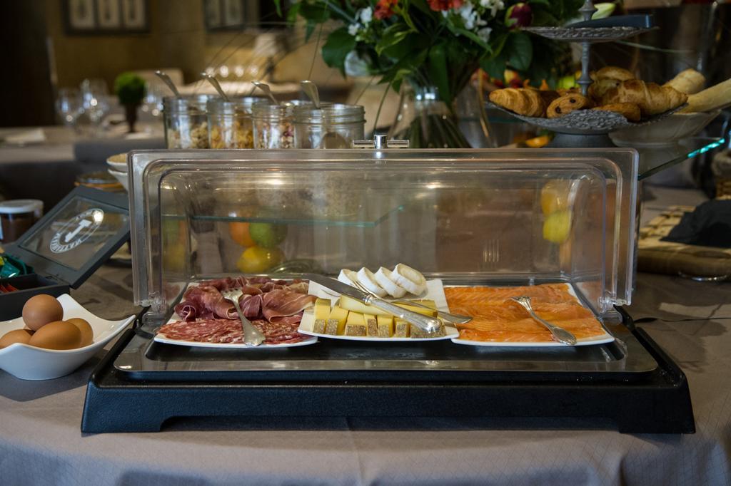 Charme & Business Hotel Lyon Limonest Kültér fotó